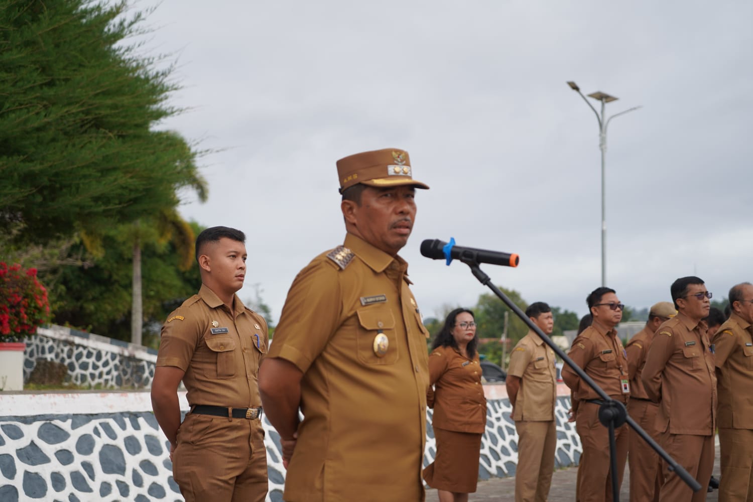 Wabup Toba Ajak ASN Sosialisasikan Bahaya Cuaca Ekstrem Usai Rakor Lintas OPD