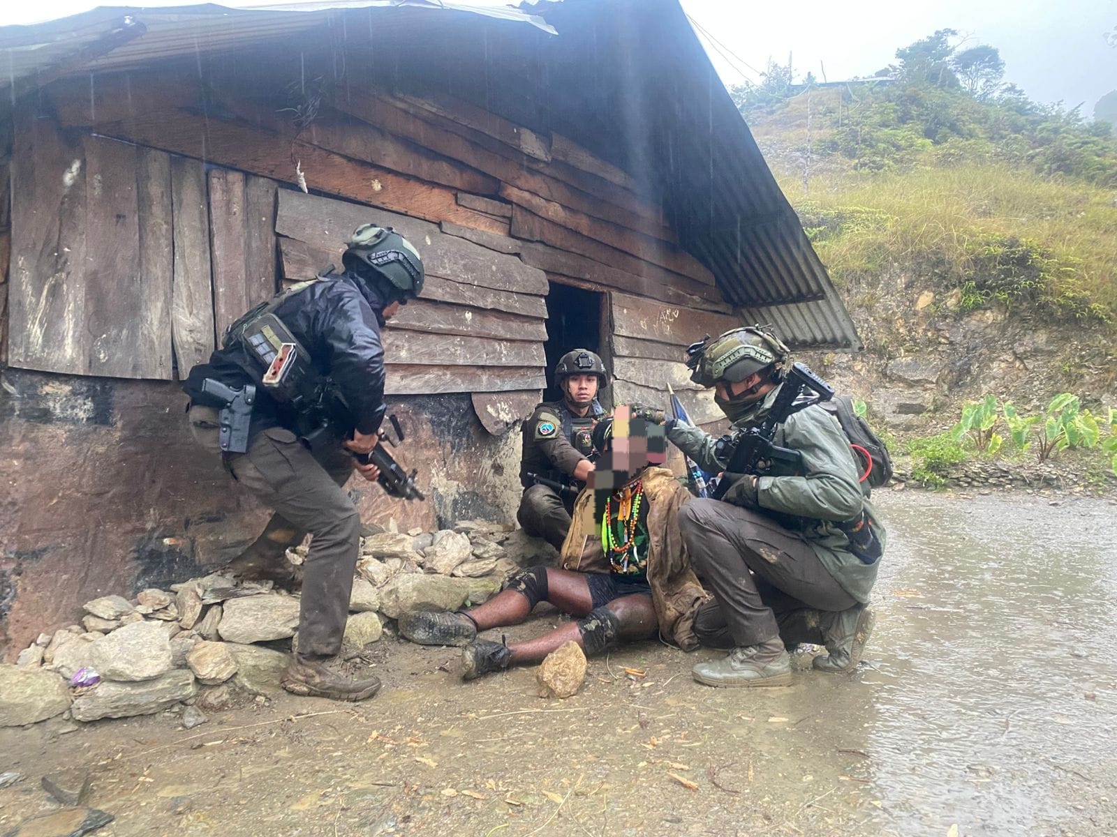 Satgas Damai Cartenz Tangkap Anggota KKB di Puncak Jaya