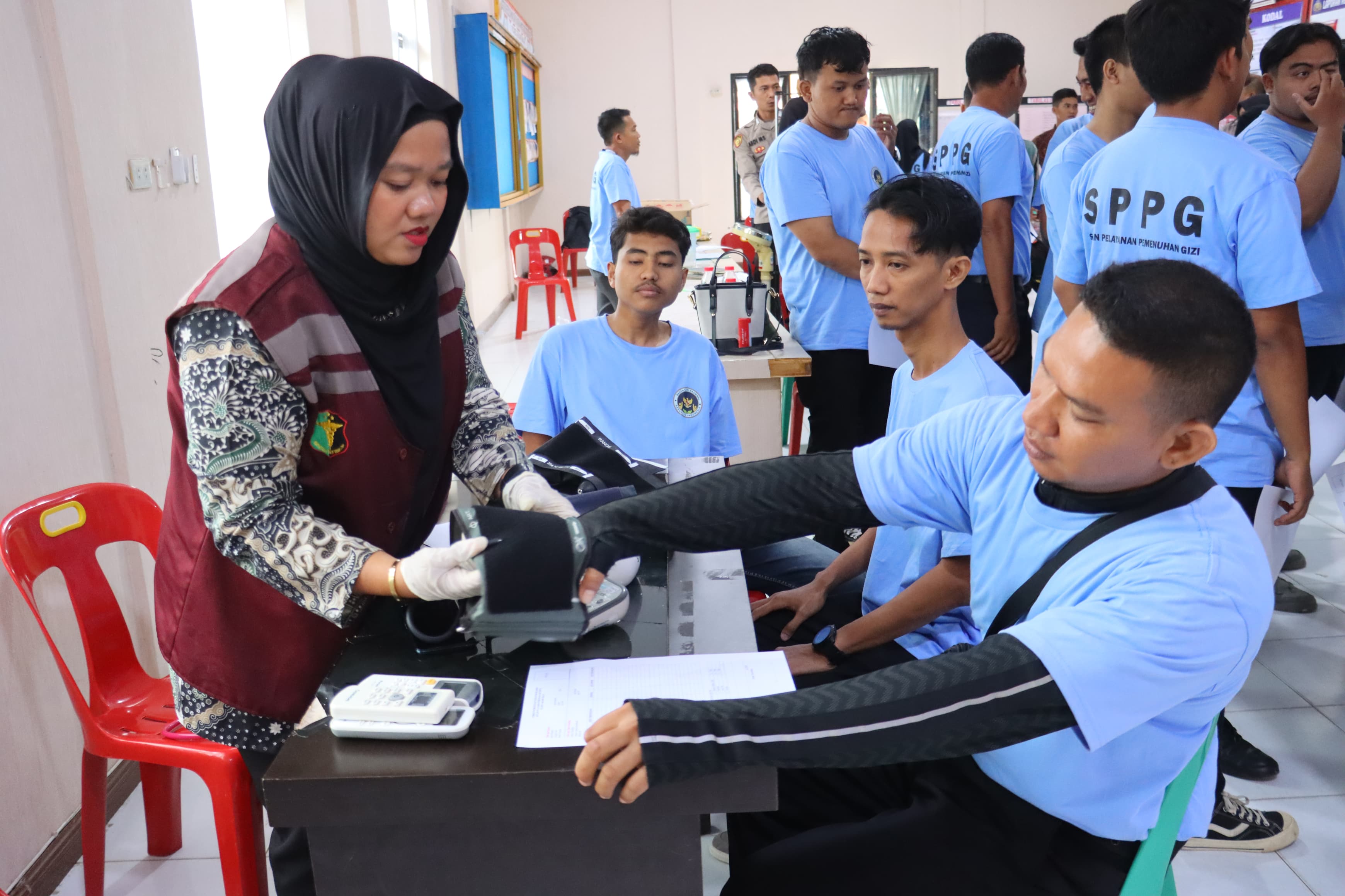 Relawan SPPG Polres Tanjungbalai Jalani Pemeriksaan Kesehatan Dukung Program Makan Bergizi Gratis