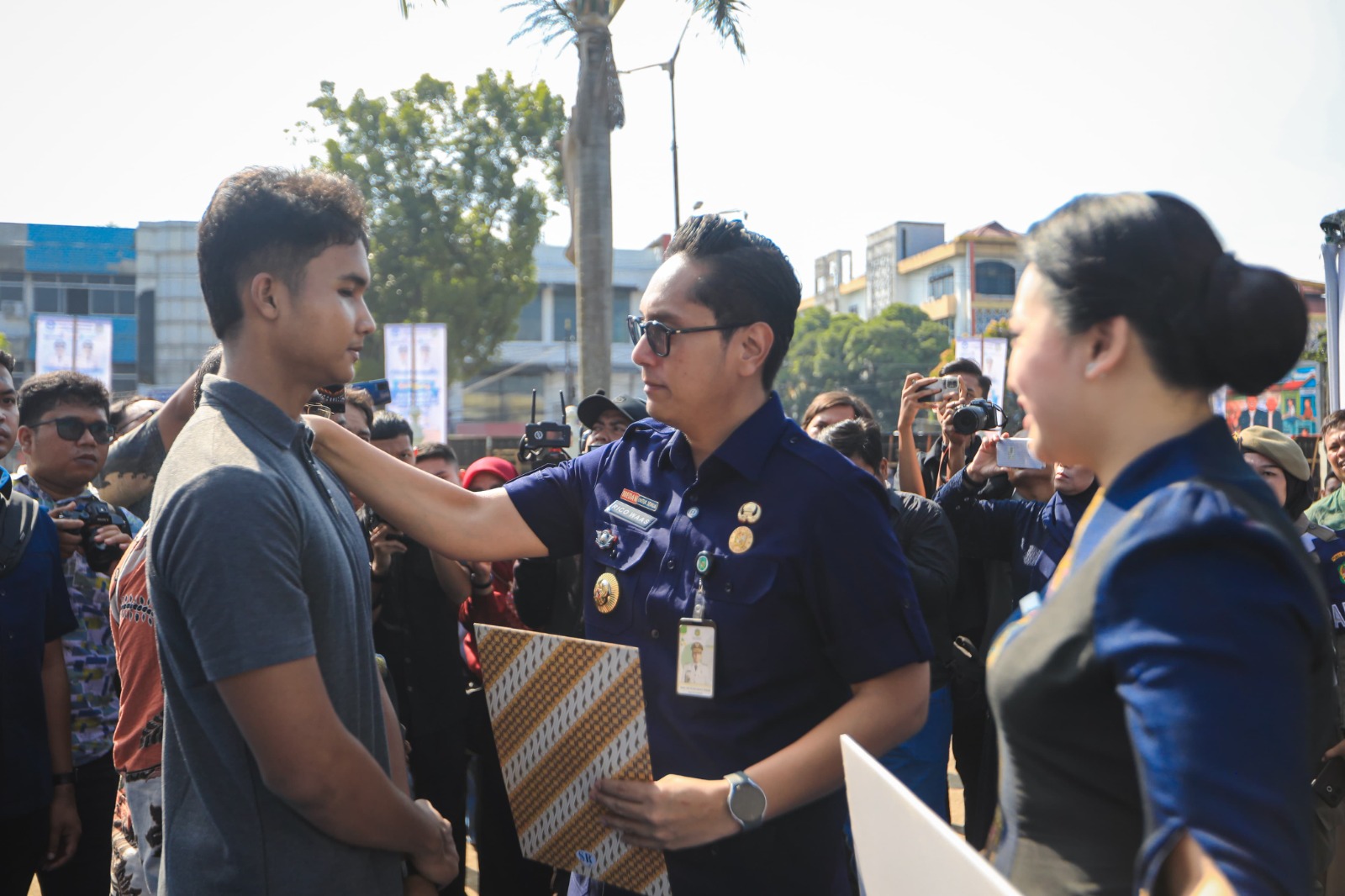 Rico Waas Bantu Siswa Lunasi Tunggakan Biaya Pendidikan Lewat Program Tebus Ijazah
