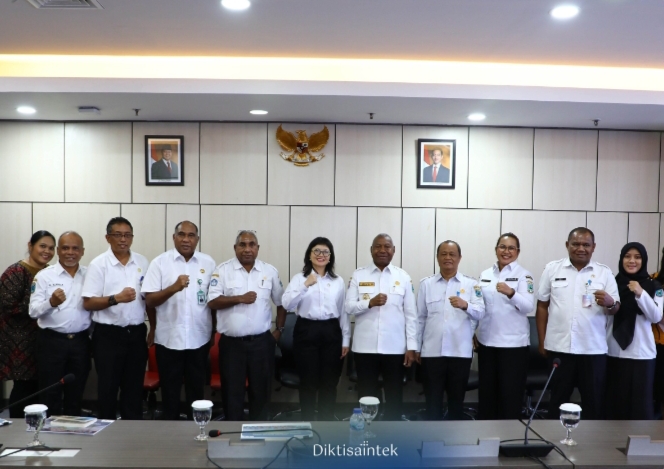 Kemdiktisaintek dan Pemprov Papua Barat Bahas Lahan Sekolah Garuda