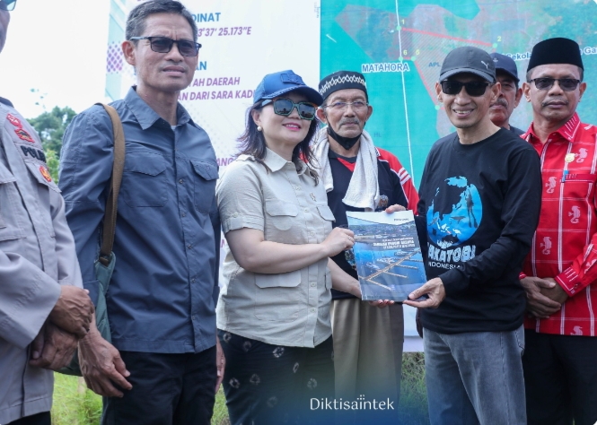 Bangun SDM Unggul dari Pelosok, Wamendiktisaintek Tinjau Sekolah Garuda Baru di Sultra