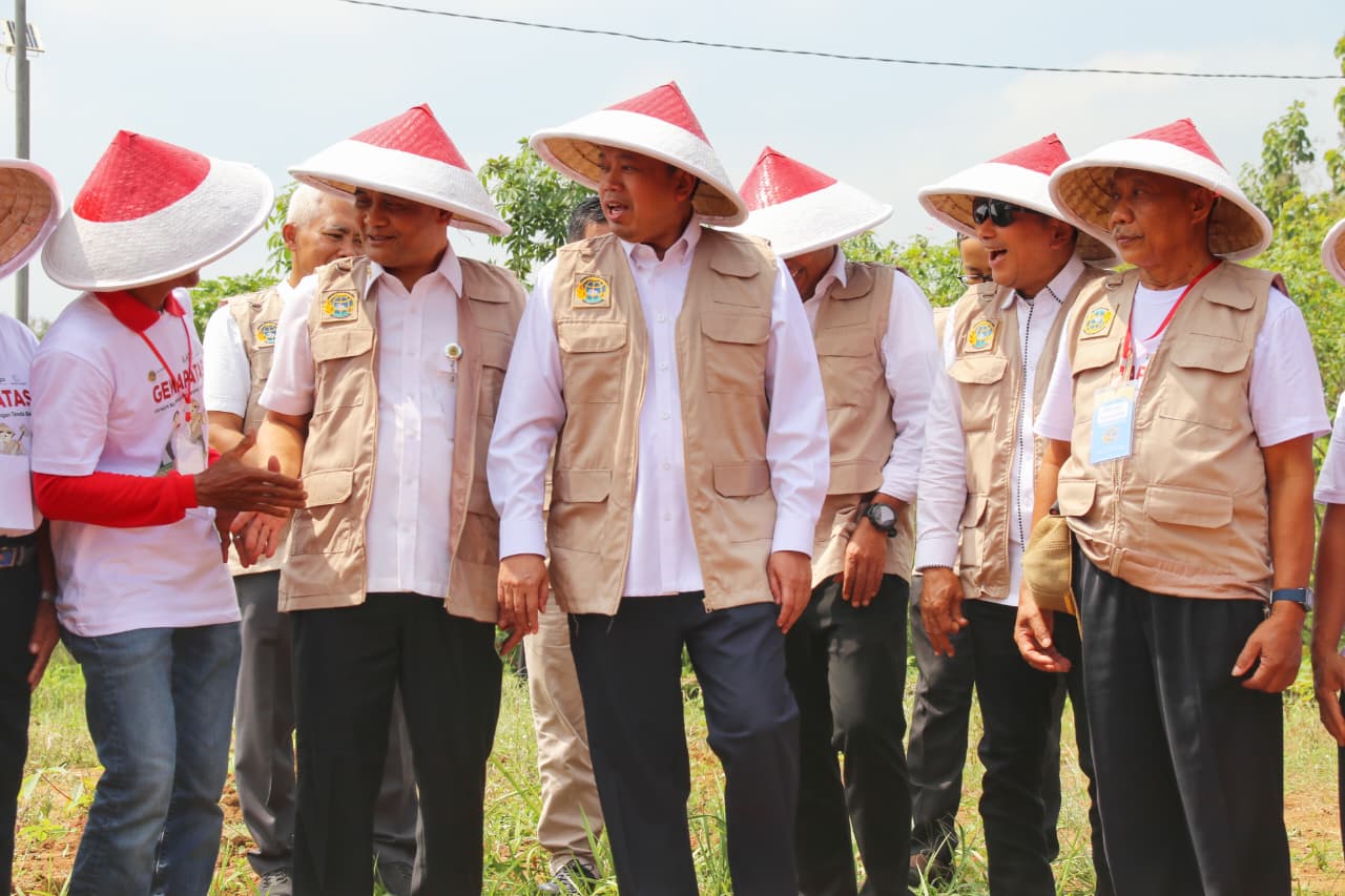 Gubernur Jateng Dorong Perlindungan Lahan Produktif Demi Kedaulatan Pangan