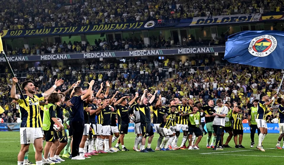 Fenerbahce Hantam Feyenoord 5-2, Lolos ke Babak Playoff Liga Champions