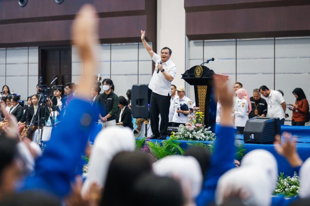 15 Ribu Mahasiswa Baru Undip Ikuti Program Speling Melesat Gubernur Jateng