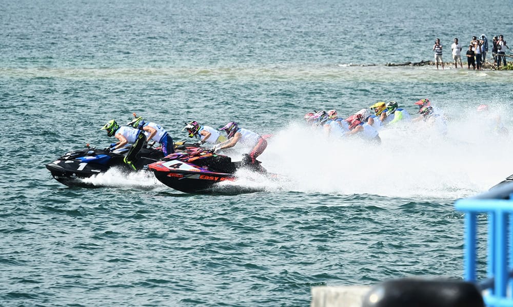 Rider Aquabike Puji Keindahan dan Tantangan Danau Toba