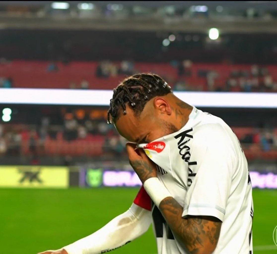 Santos Dibantai Vasco da Gama 0-6, Neymar Menangis di Lapangan