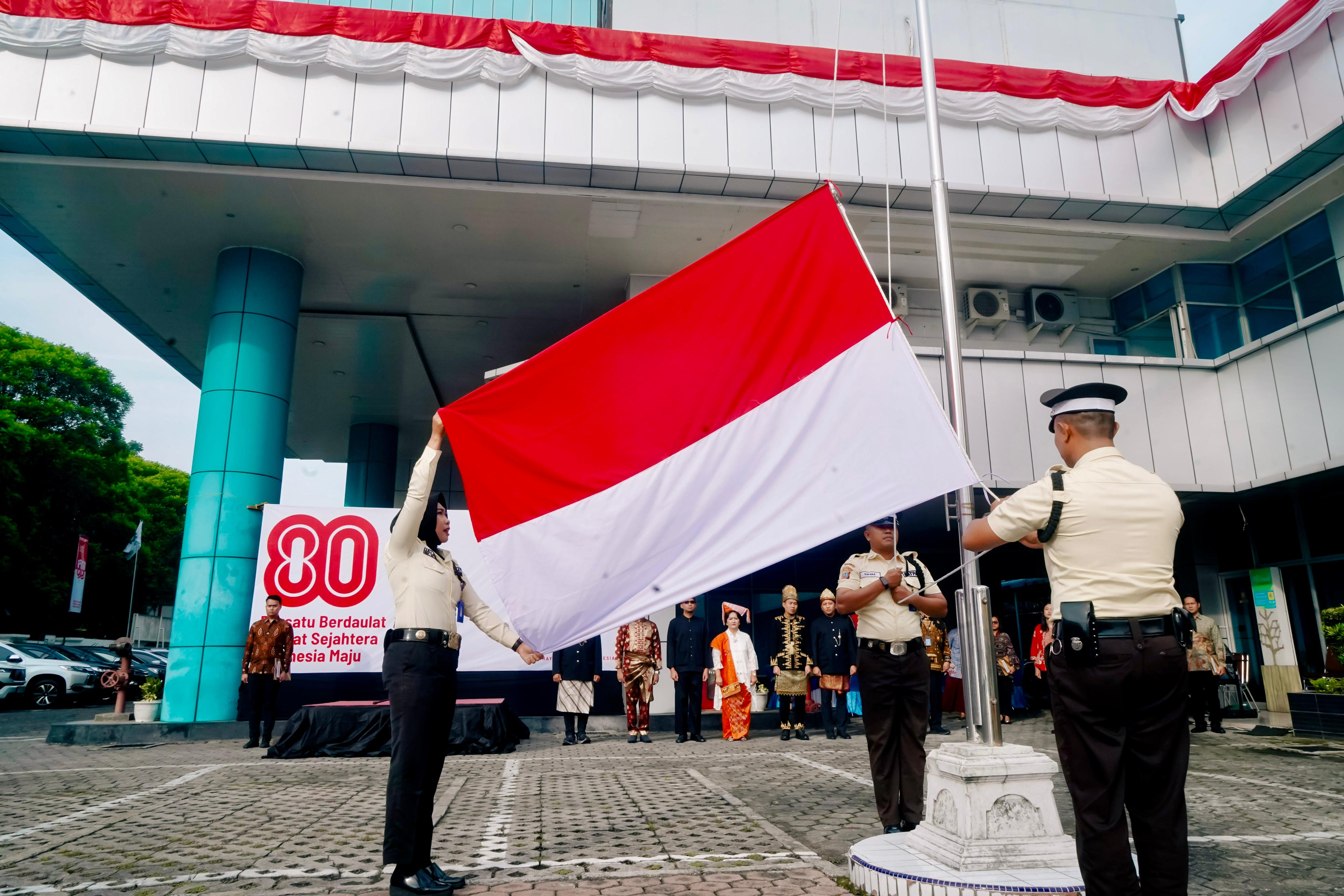 PLN UIP SBU Gelar Upacara HUT ke-80 RI, Teguhkan Semangat Nasionalisme dan Pelayanan untuk Negeri