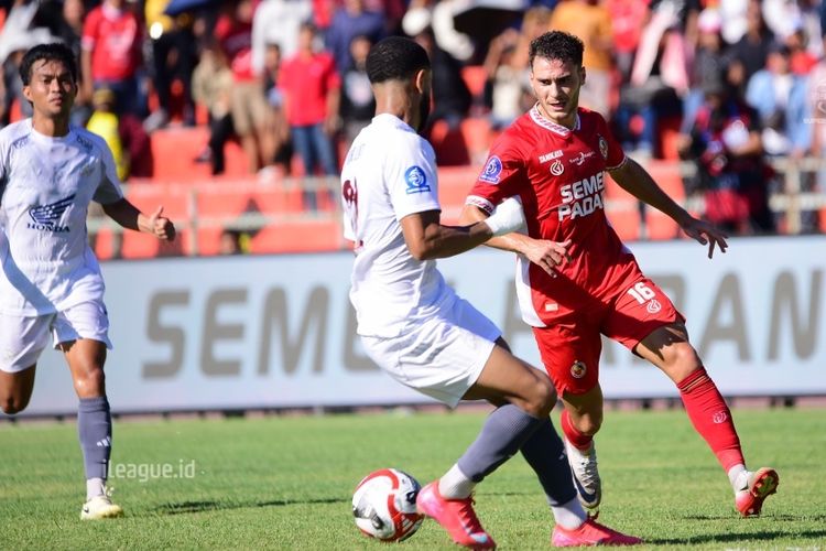 Super League 2025-2026: Semen Padang Ditahan PSM Makassar 1-1, Abu Kamara Selamatkan Juku Eja