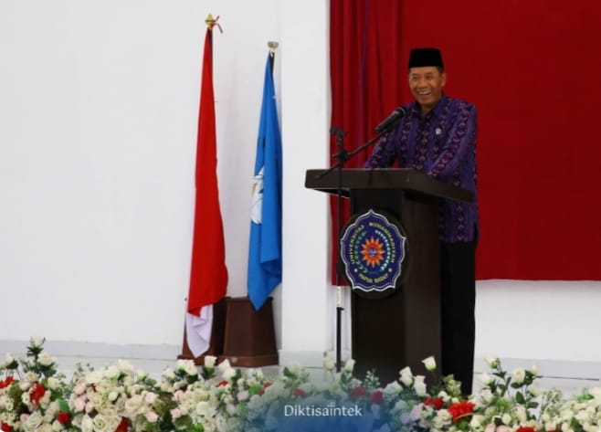 Wamendiktisaintek Fauzan Ajak Pemda dan Stakeholder Berkolaborasi Majukan Daerah di Manokwari