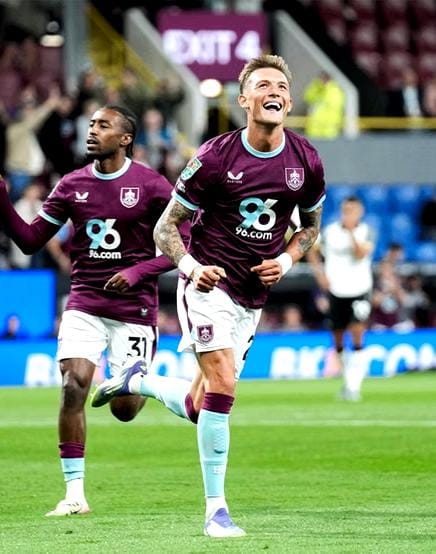 Gol Telat Oliver Sonne Bawa Burnley Lolos ke Putaran Ketiga Piala Liga