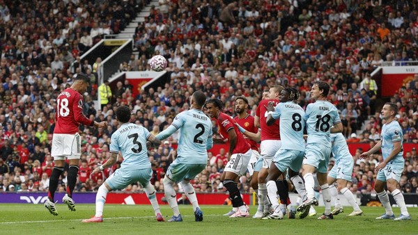 MU Sikat Burnley 3-2, Kemenangan Tipis Setan Merah