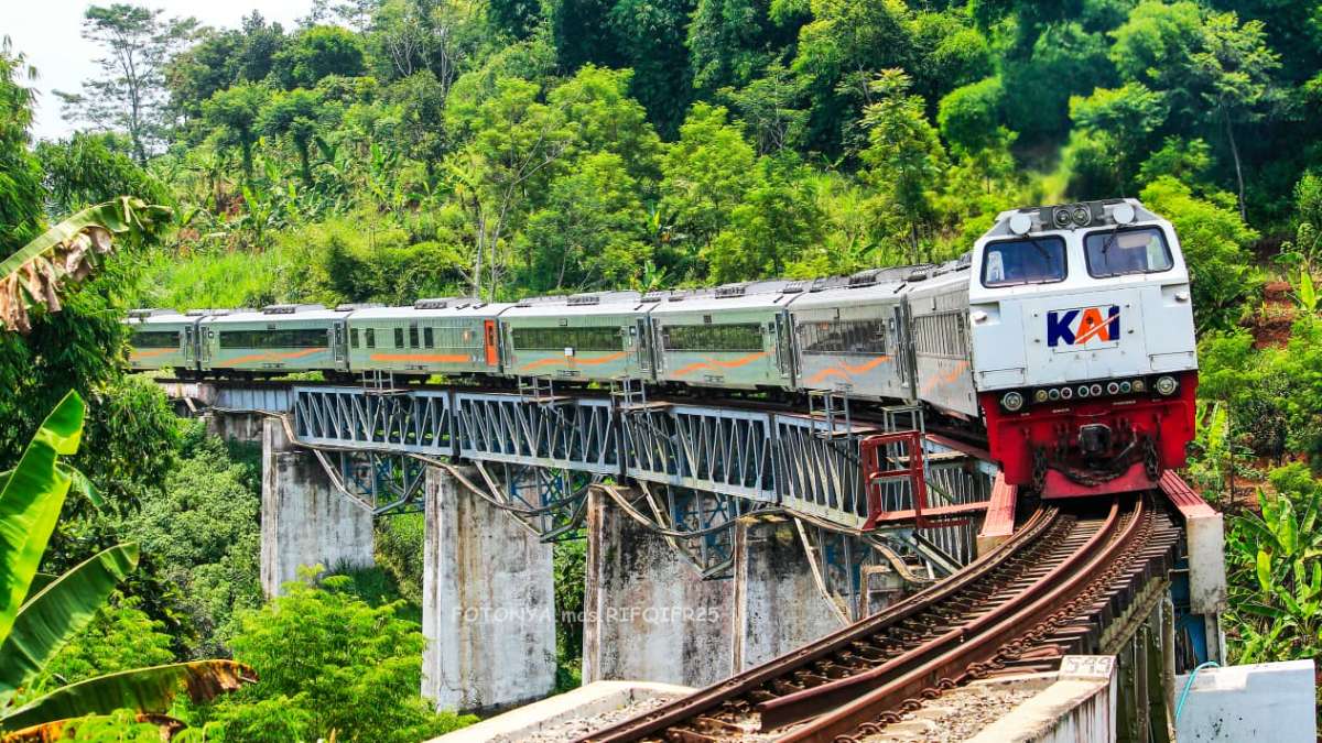 KAI Tambah Kapasitas 102 Ribu Tempat Duduk KA Jarak Jauh untuk Libur Maulid Nabi