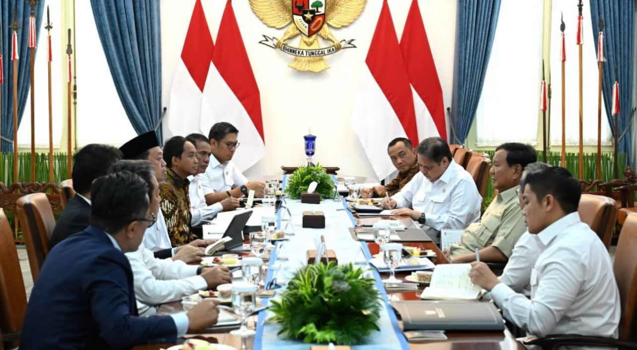 Presiden Prabowo Soroti Akselerasi Program Prioritas Nasional dalam Rapat Terbatas di Istana