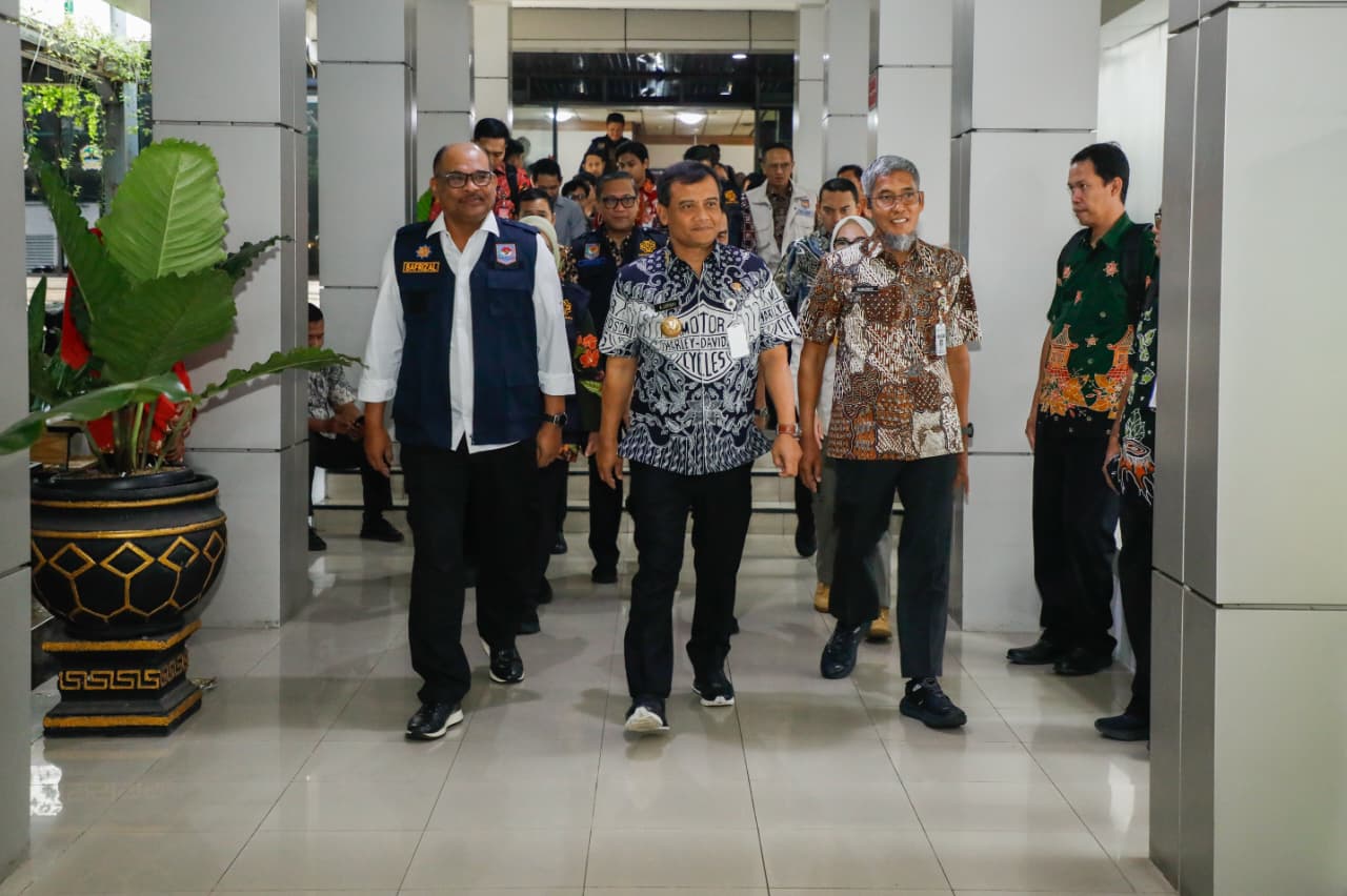 Bupati, Wali Kota, dan DPRD se-Jateng Dikumpulkan, Ahmad Luthfi Larang Kenaikan Tunjangan