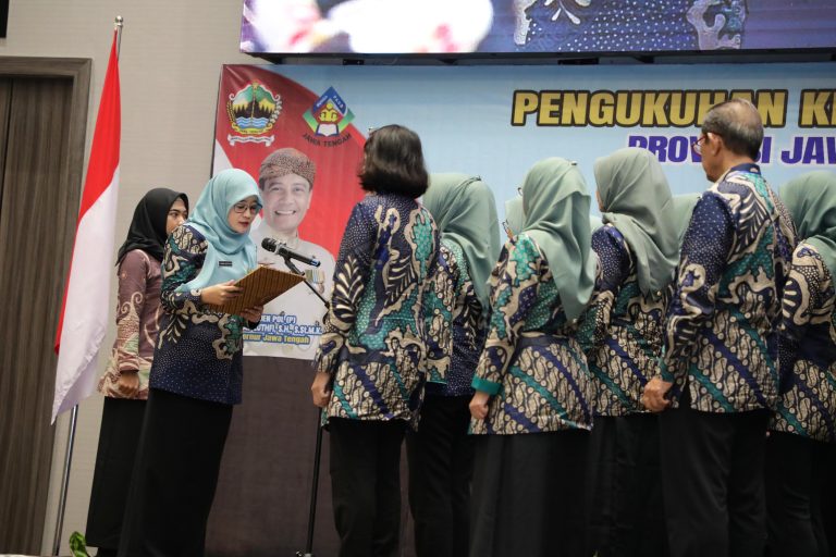 Tiga Program Prioritas Disiapkan Nawal Yasin Usai Kukuhkan Pokja Bunda PAUD Jateng