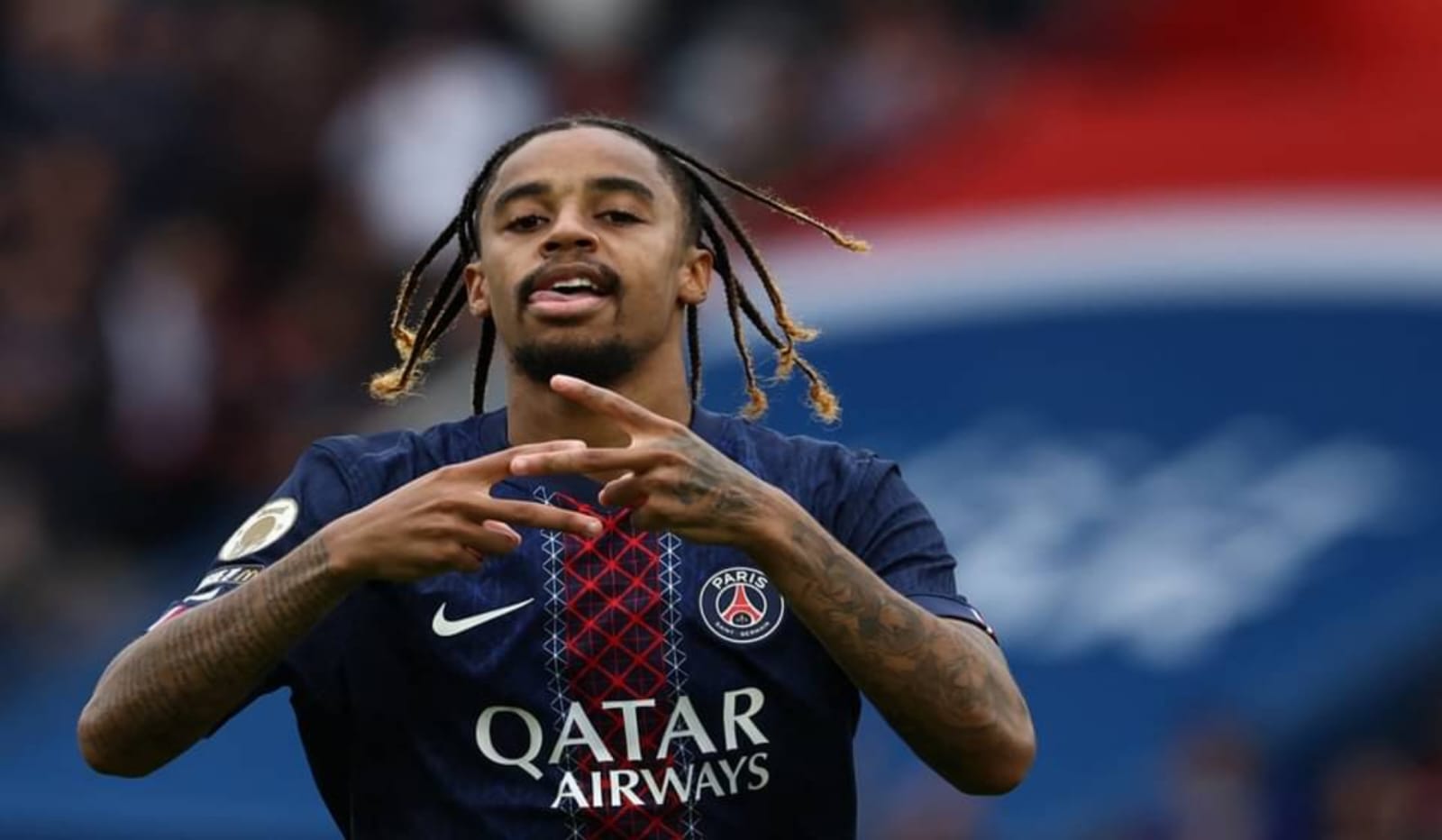 PSG Tundukkan Lens 2-0, Barcola Cetak Brace dan Bawa Les Parisiens ke Puncak Klasemen