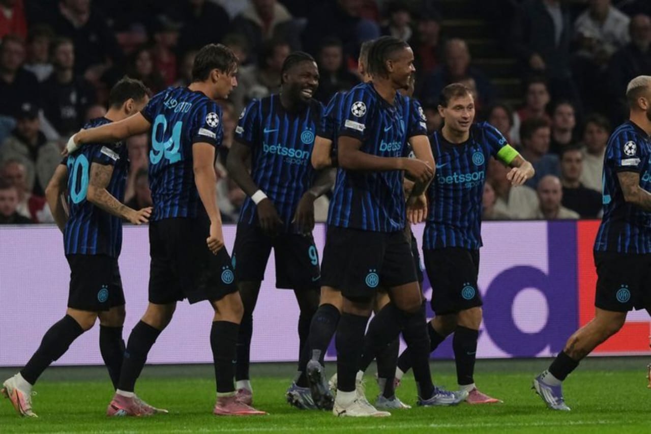 Thuram Borong Gol, Inter Milan Tumbangkan Ajax 2-0 di Liga Champions