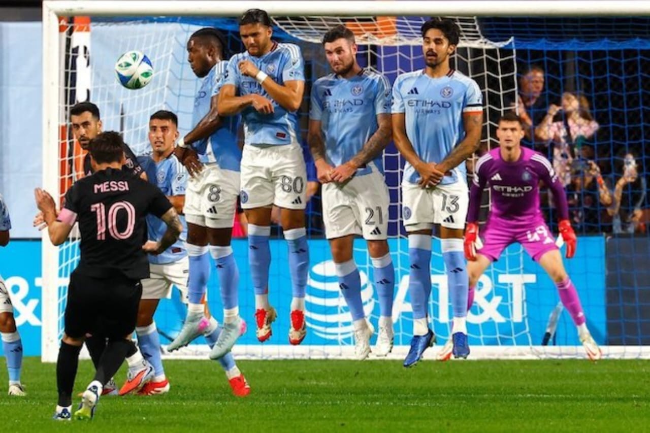 Messi Bersinar, Inter Miami Pesta Gol 4-0 atas New York City FC dan Amankan Tiket Playoff