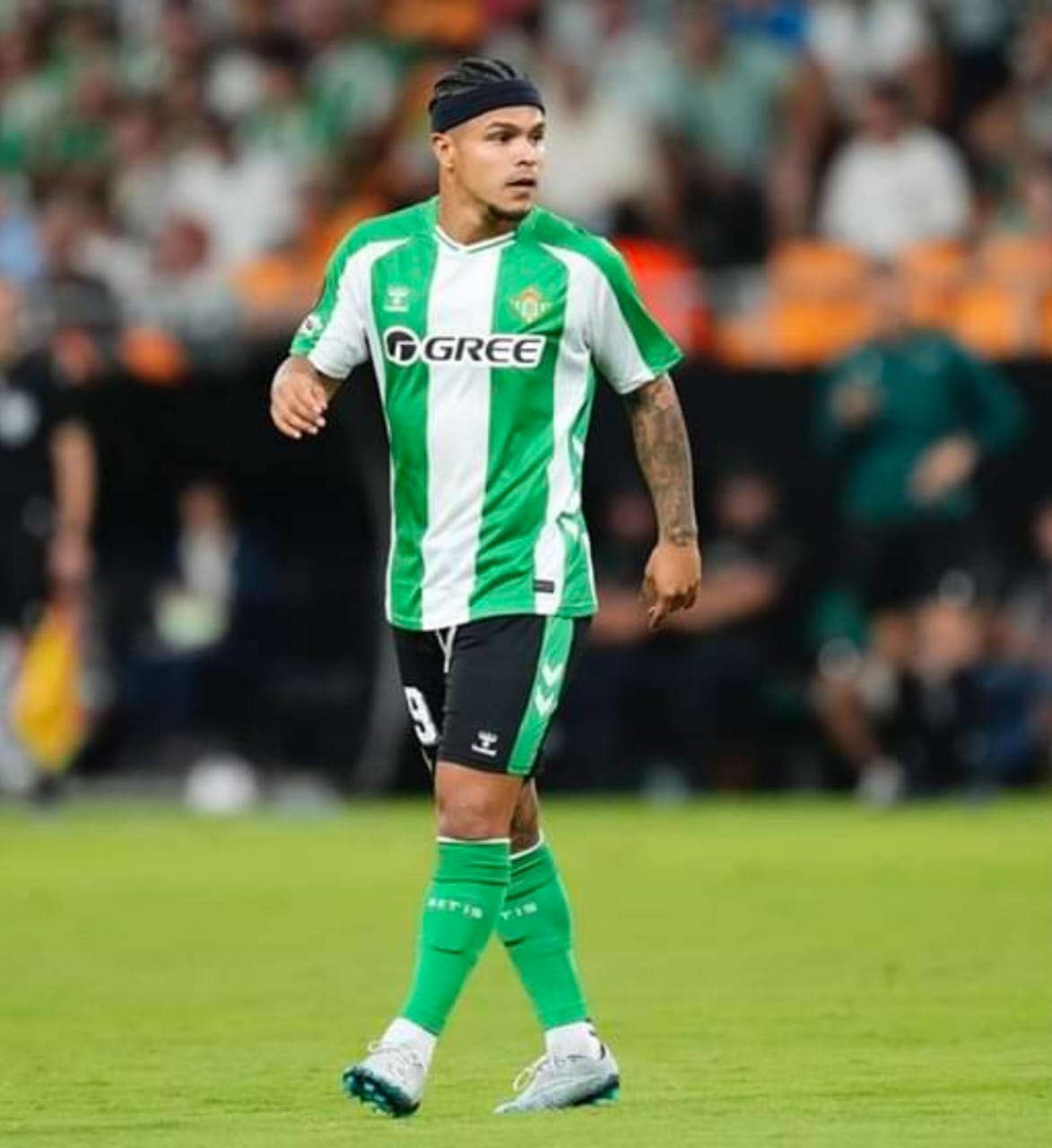 Cucho Hernandez Antar Real Betis Raih Kemenangan 2-0 atas Osasuna