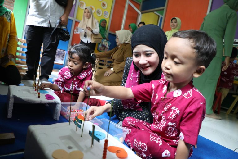 Nawal Yasin Kunjungi PAUD Semai Jepara, Senam Bersama dan Pembagian Alat Sekolah