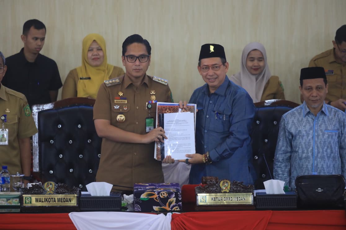 Rico Waas dan DPRD Teken Kesepakatan: P-APBD Kota Medan 2025 Disahkan, Pendapatan Daerah Capai Rp6,96 T
