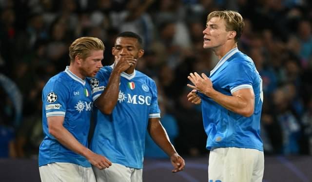 Dua Gol Rasmus Hojlund Antar Napoli Raih Kemenangan atas Sporting Lisbon