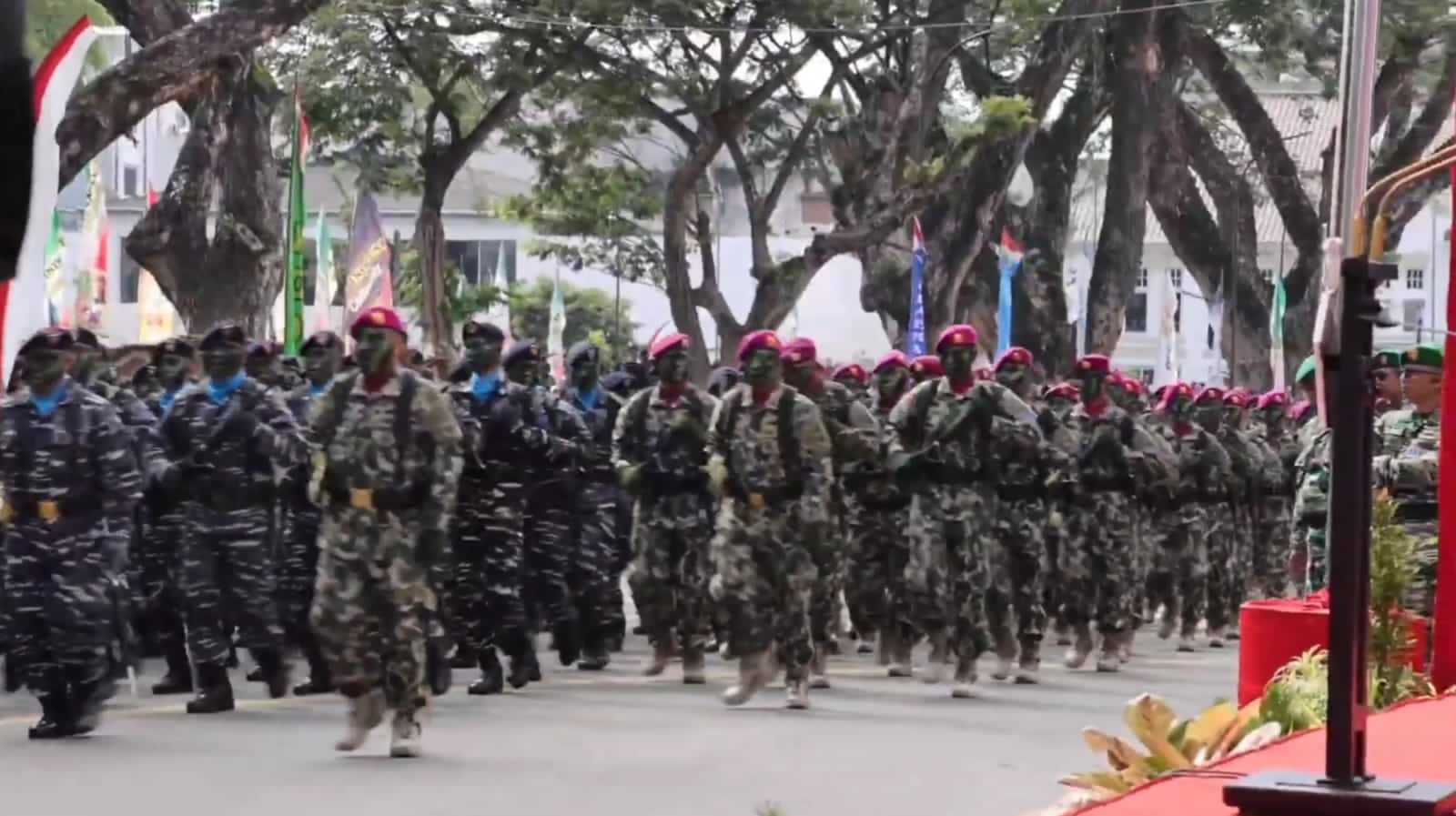 HUT ke-80 TNI di Medan Berlangsung Meriah, Ribuan Personel TNI Ikuti Upacara di Lapangan Merdeka