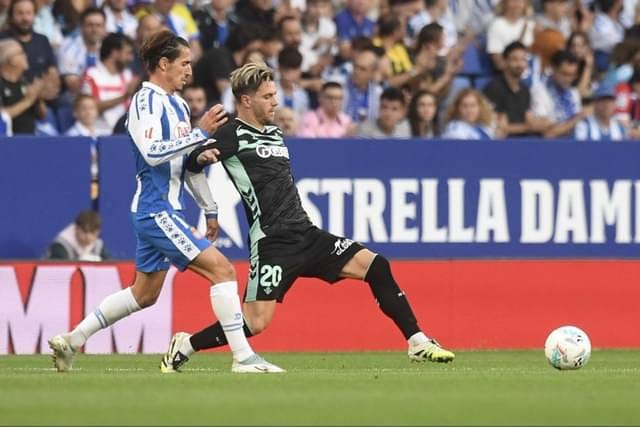 Real Betis Amankan Kemenangan 2-1 atas Espanyol di RCDE Stadium