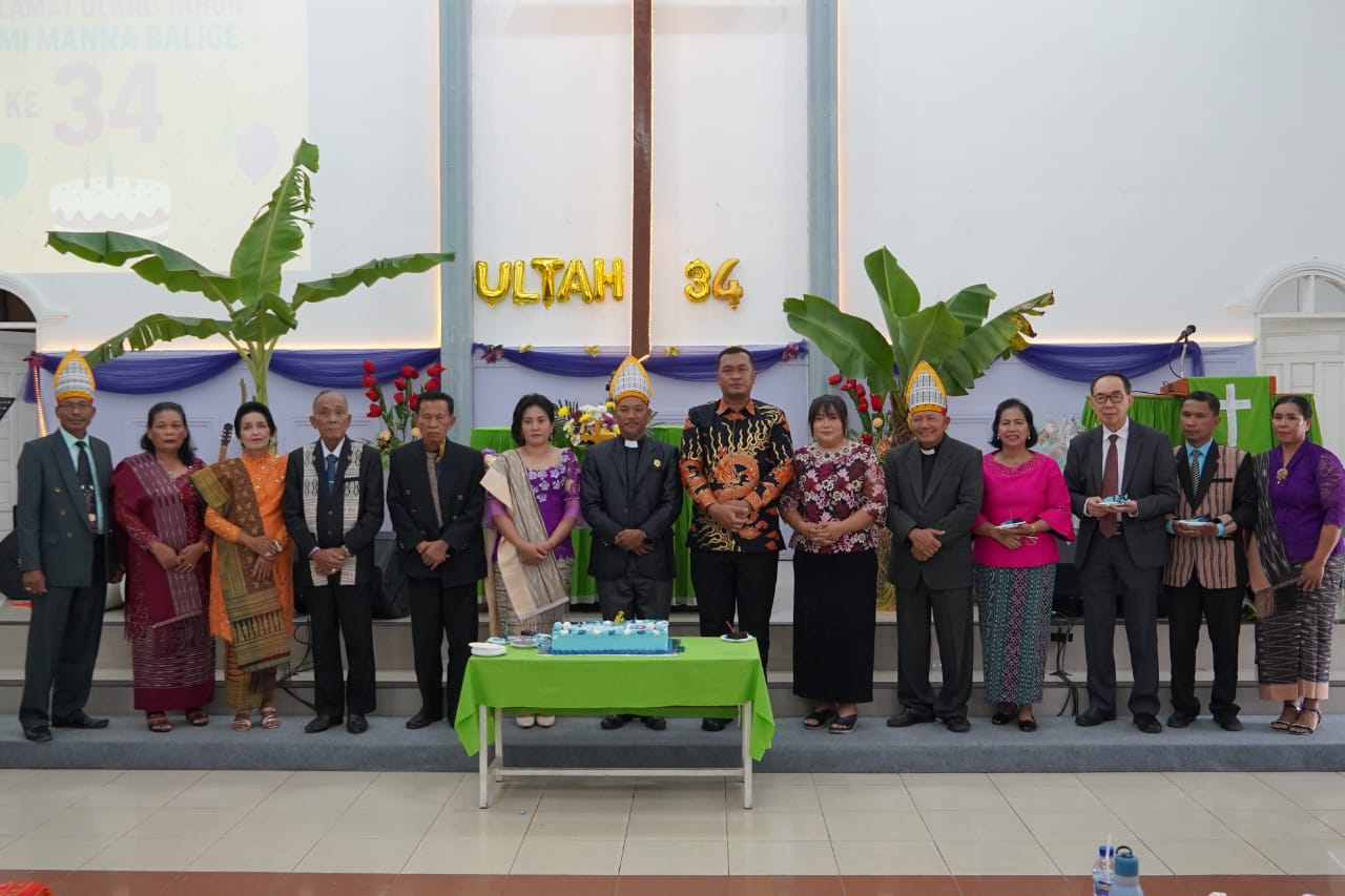 Bupati Toba Ajak Gereja Edukasi Masyarakat Soal Bahaya Narkoba, Judi, dan Medsos di HUT ke-34 GMI Manna Balige