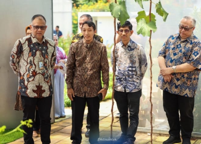 Smart Greenhouse Vitaceae di UG Technopark Diresmikan Dirjen Dikti, Dorong Inovasi Berdampak Melalui Kolaborasi Pentahelix