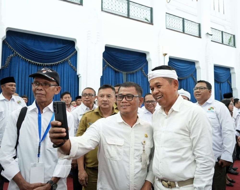 KDM Targetkan Seluruh Warga Jabar Nikmati Akses Listrik Tahun Depan