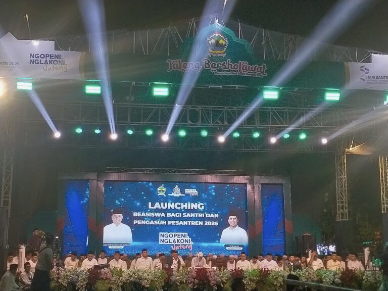 Gubernur Ahmad Luthfi Hadirkan Program Beasiswa Santri dan Pengasuh Pesantren sebagai Kado Hari Santri