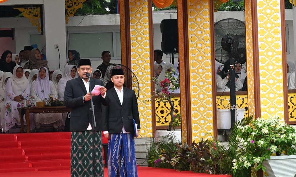 Momentum Hari Santri 2025, Gubernur Bobby Nasution Usulkan PBG Gratis bagi Pondok Pesantren