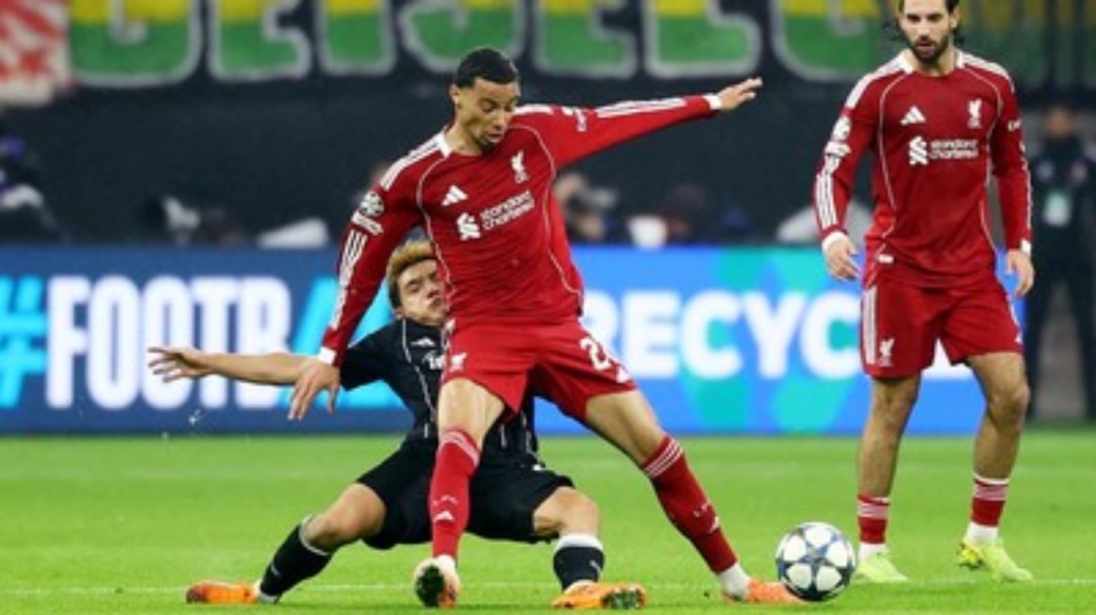 Liverpool Hantam Frankfurt 5-1, Comeback Spektakuler di Liga Champions