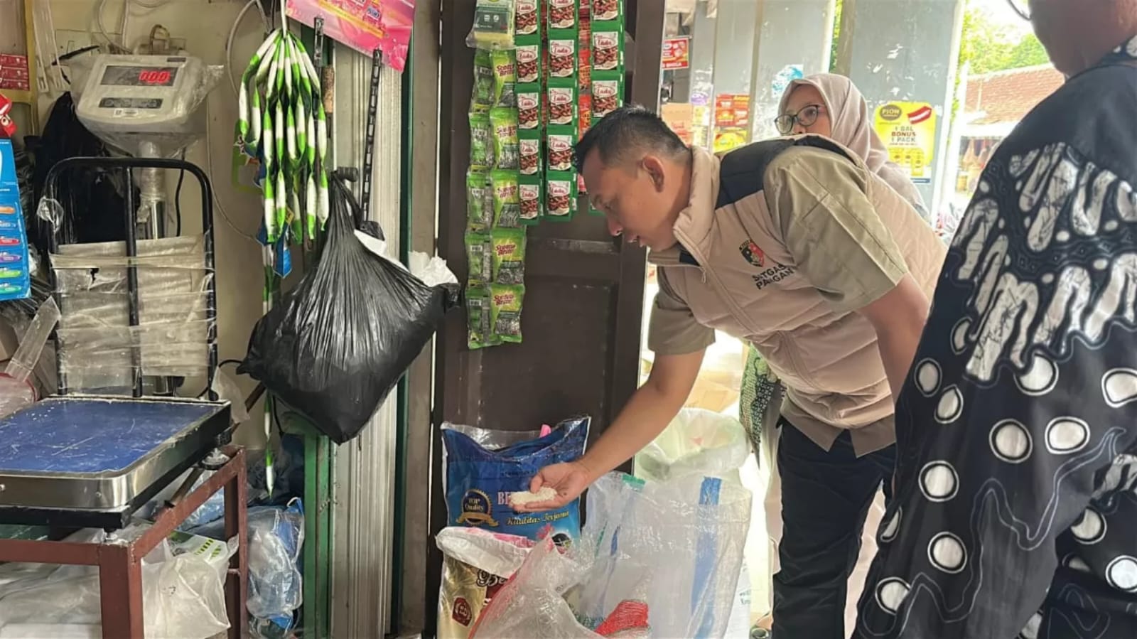Satgas Pangan Bareskrim Polri Cek Harga Beras di Purbalingga, Pastikan Sesuai HET