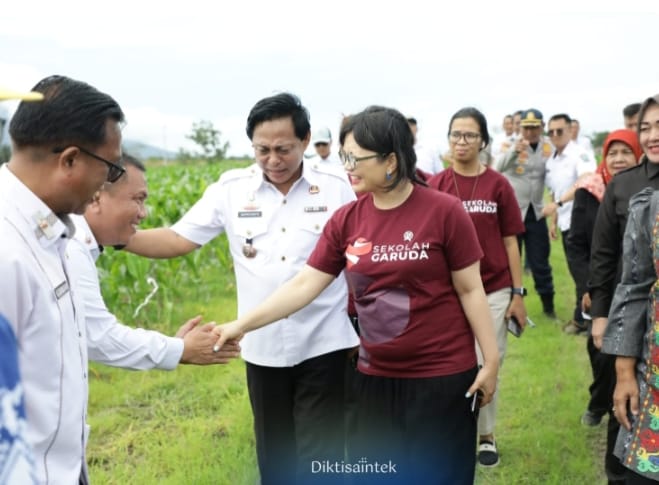 Wamendiktisaintek Kunjungi Dua Lokasi Calon Sekolah Garuda Baru di Lampung