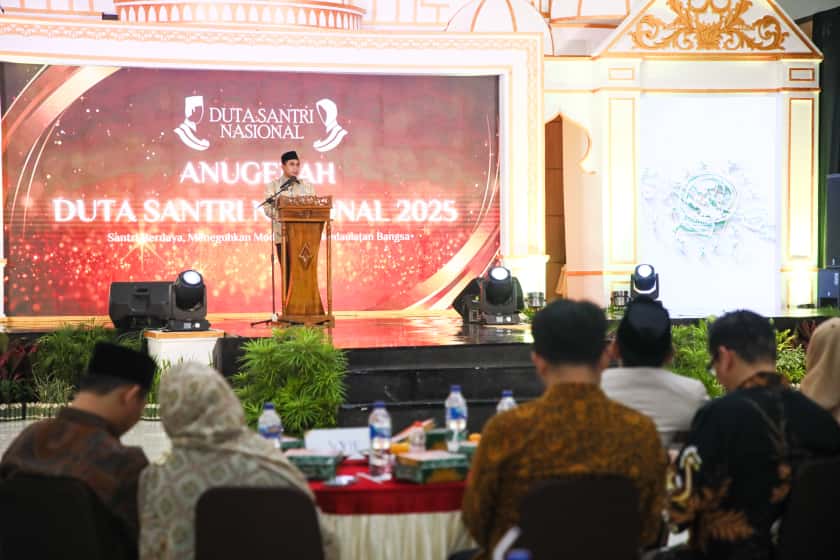 Wagub Taj Yasin Tekankan Pentingnya Ilmu Kepemimpinan bagi Santri