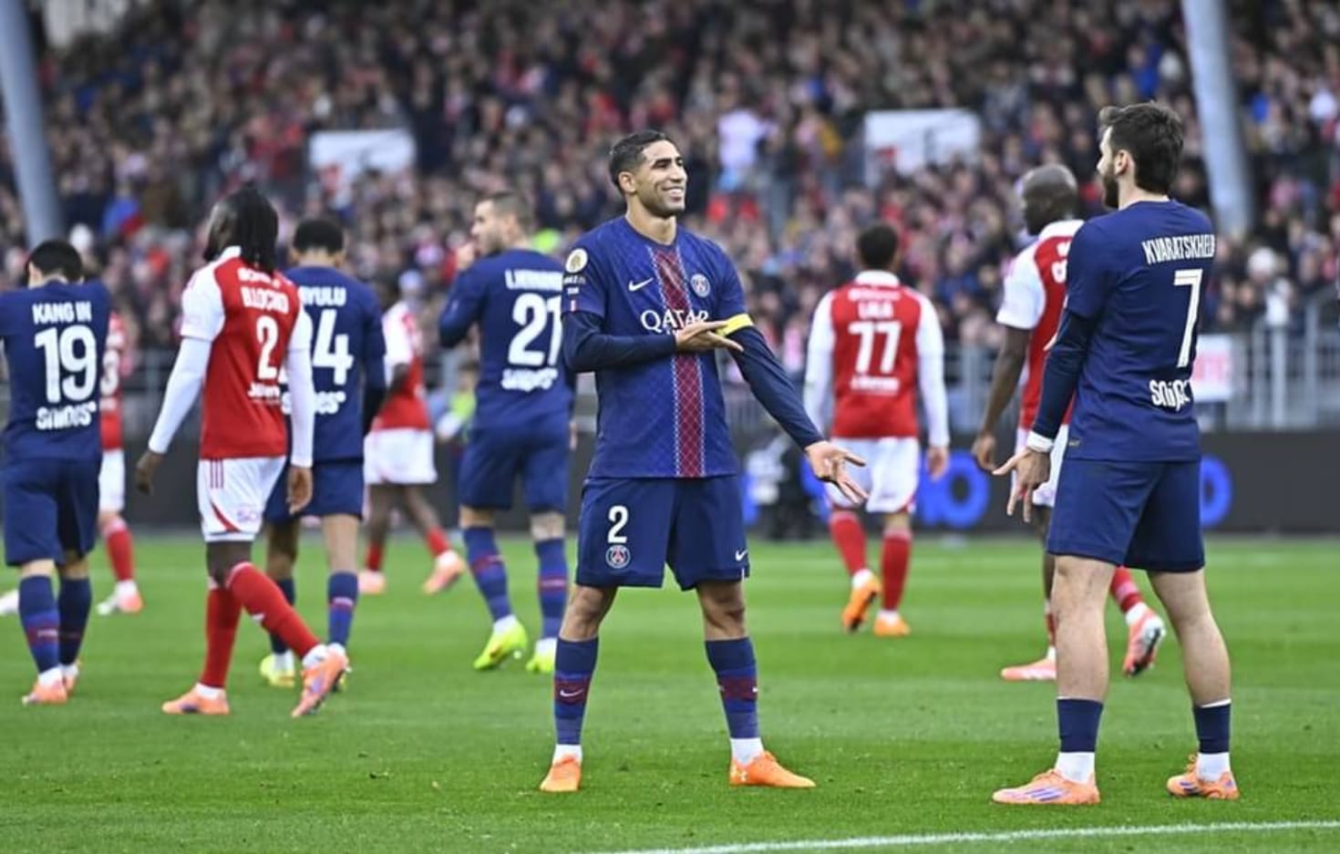 PSG Curi Kemenangan 3-0 di Markas Brest, Hakimi Bersinar dengan Dua Gol