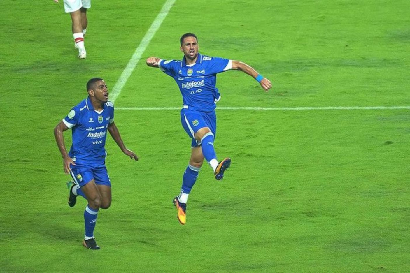 Persib Bandung Tumbangkan Persis Solo 2-0 Meski Bermain dengan 10 Pemain