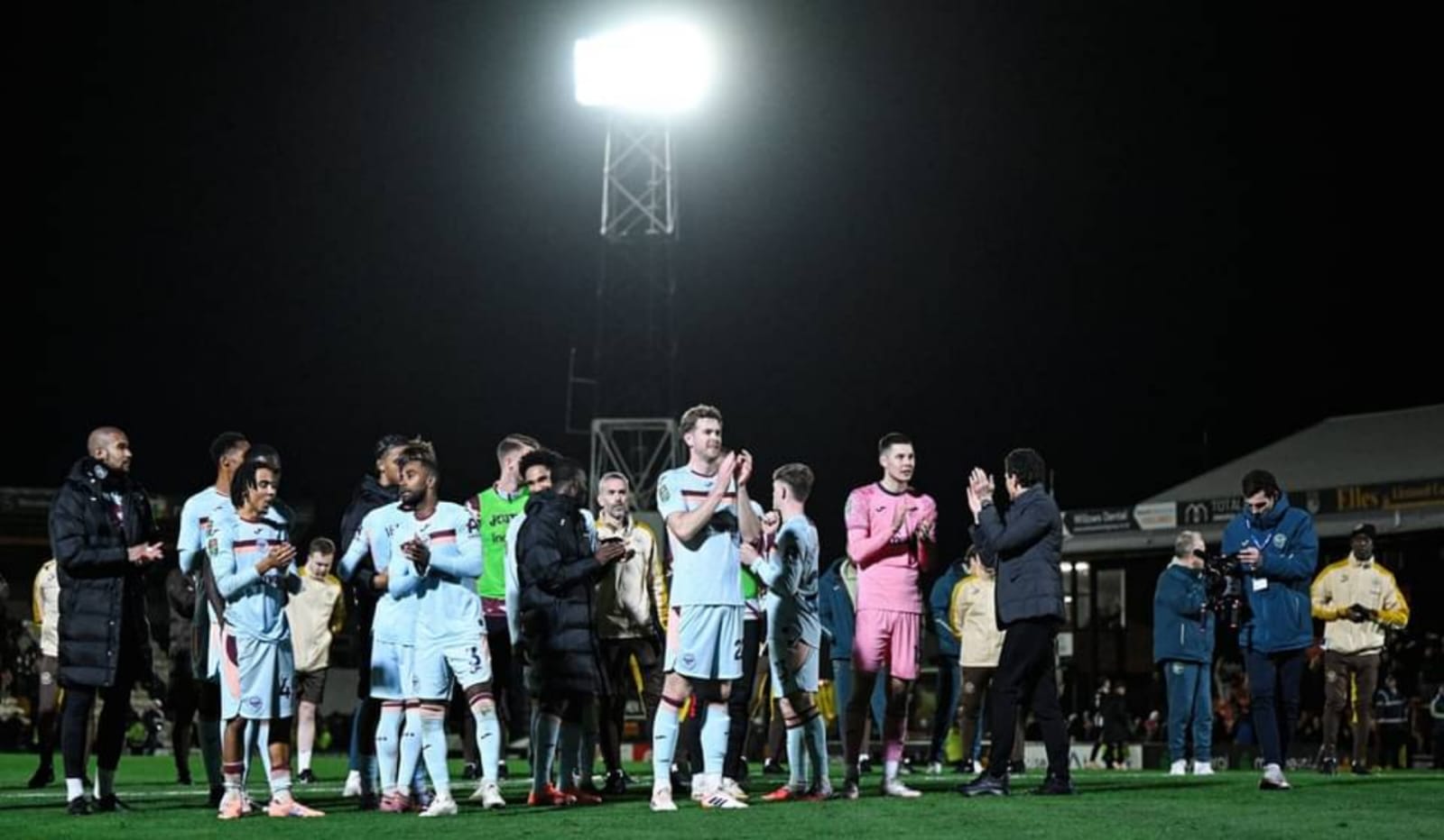 Brentford Lumat Grimsby 5-0, Melaju ke Perempat Final Piala Liga