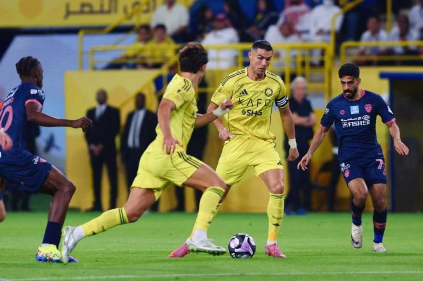 Ronaldo Bawa Al Nassr Menang Dramatis 2-1 atas Al Feiha