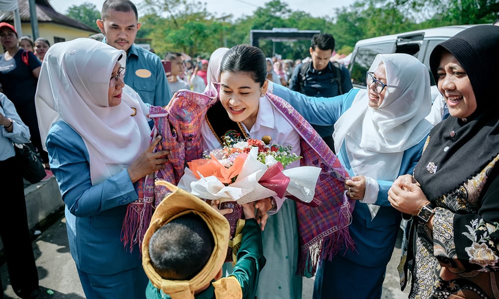 Kampung Ceria Anak Merdeka 2025: Anak PAUD Diajak Kahiyang Ayu Terapkan Ikrar Kebiasaan Anak Indonesia Hebat