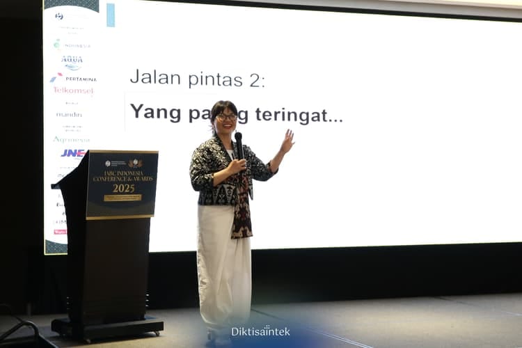 Konferensi IABC Indonesia 2025: Literasi Digital dan Akar Hoaks Jadi Sorotan Wamendiktisaintek