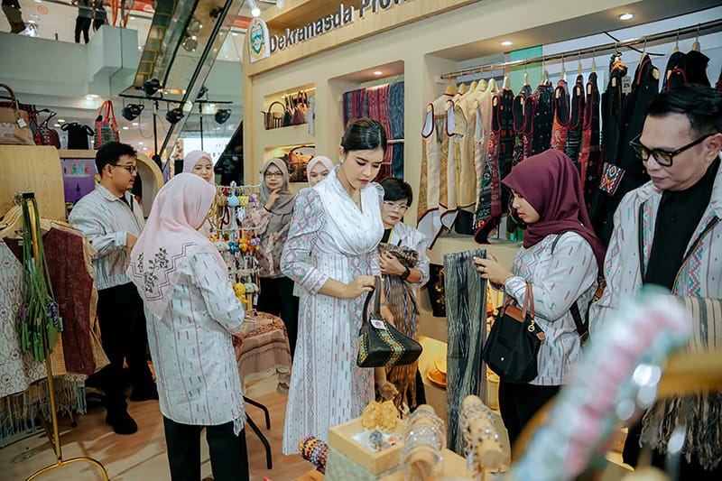 Pesona Batik Sumut Diperkenalkan Kahiyang Ayu di Ajang Gebyar Kriya Nusantara dan Jogja ITTAF 2025