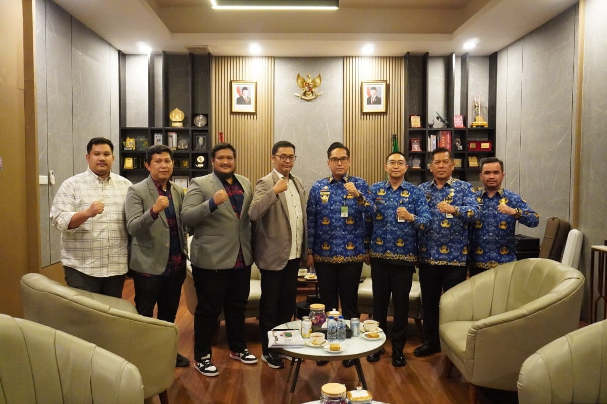 Rico Waas Dorong Peran Ikatan Apoteker Indonesia dalam Edukasi Obat bagi Masyarakat