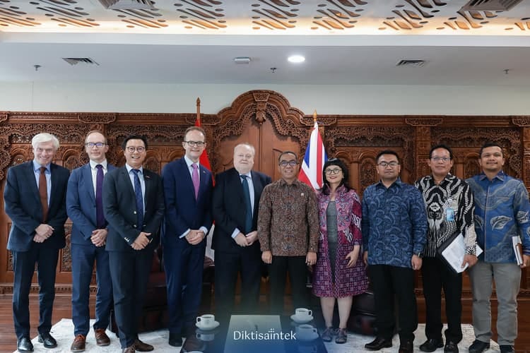 Kemitraan Pendidikan Tinggi dan Riset Indonesia–Inggris Diperkuat Kemdiktisaintek