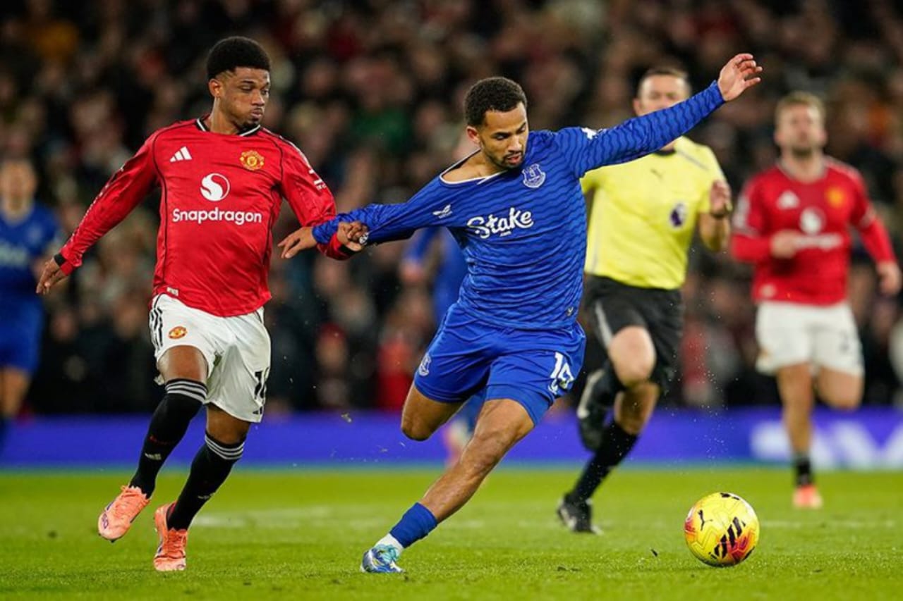 Everton Jinakkan MU di Old Trafford Meski Bermain dengan 10 Pemain