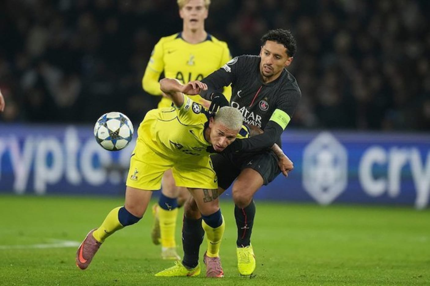 PSG Taklukkan Tottenham 5-3, Vitinha Hattrick Warnai Drama Delapan Gol di Liga Champions