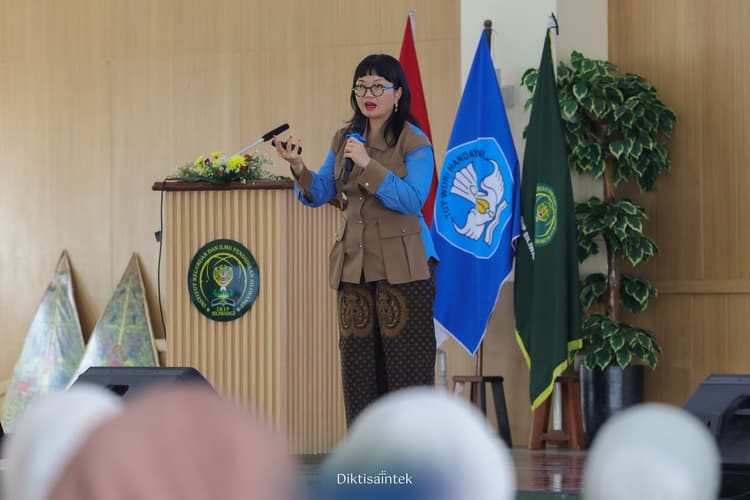 Wamendiktisaintek Dorong Pola Pikir Kritis–Kreatif di IKIP Siliwangi, Pemanfaatan AI Tak Boleh Lupakan Manusia